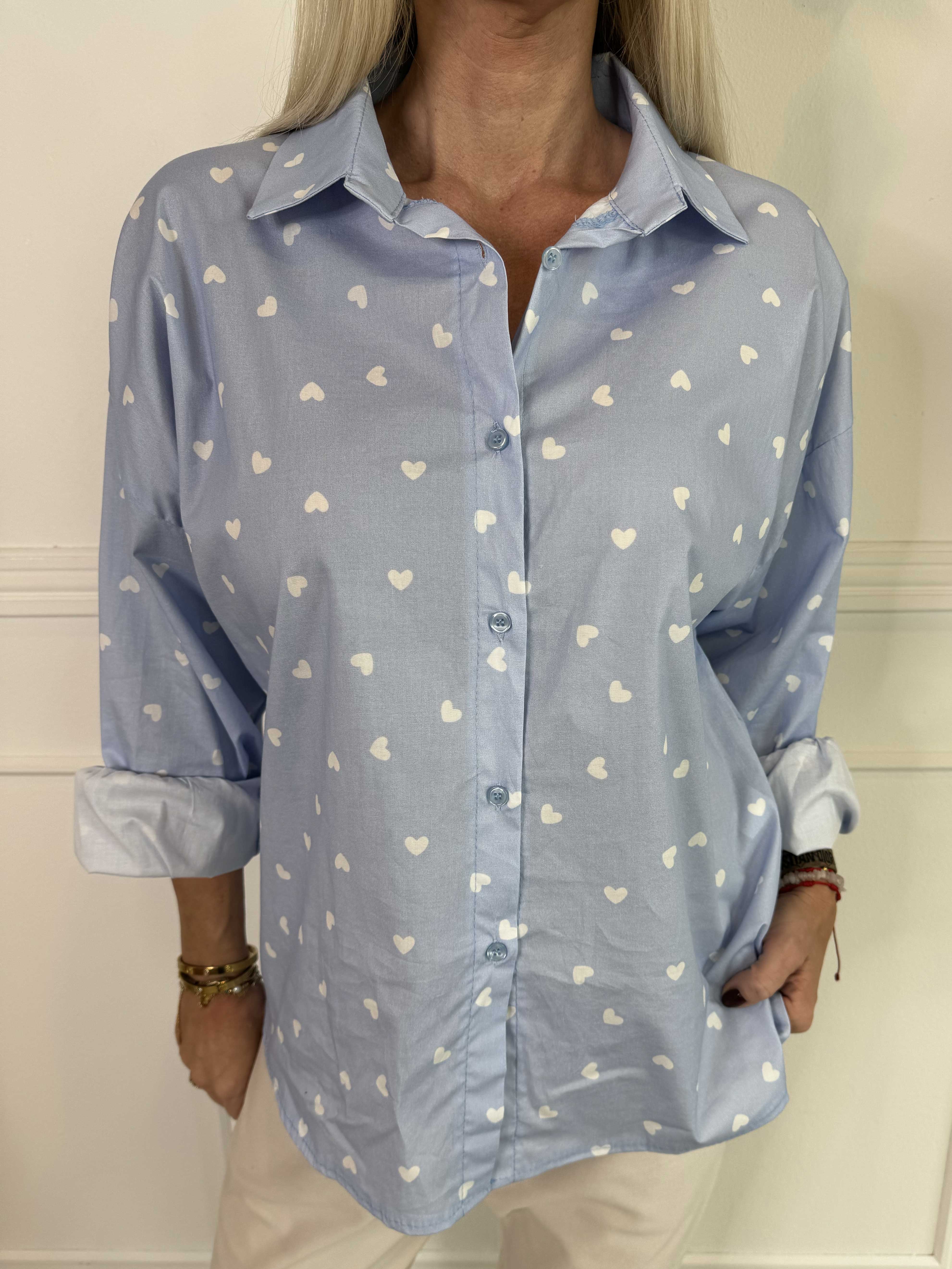 Olivia - Sød skjorte med fine små hjerter